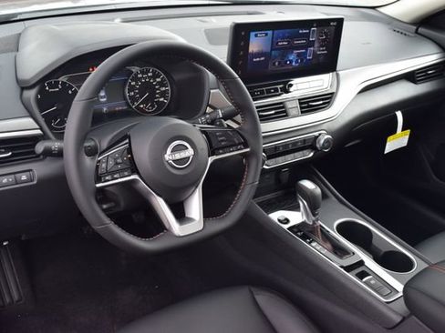 New 2026 Nissan Altima 2.5 SR AWD/4WD image 11