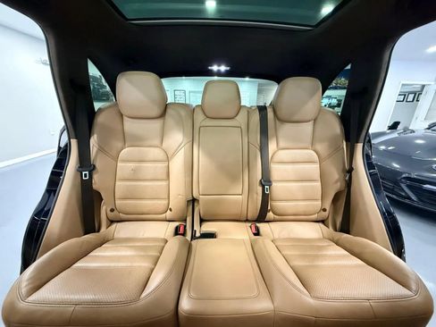 Used 2015 Porsche Cayenne Turbo w/ Premium Package AWD/4WD image 20