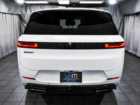 Used 2024 Land Rover Range Rover Sport Dynamic SE image 5