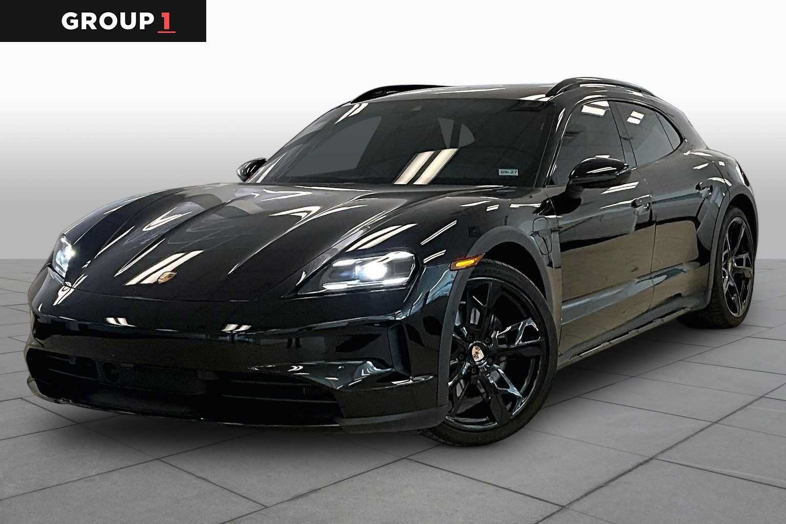 Used 2025 Porsche Taycan 4S AWD/4WD image 1