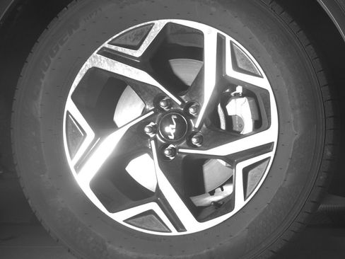 Used 2025 Kia Sportage LX image 13