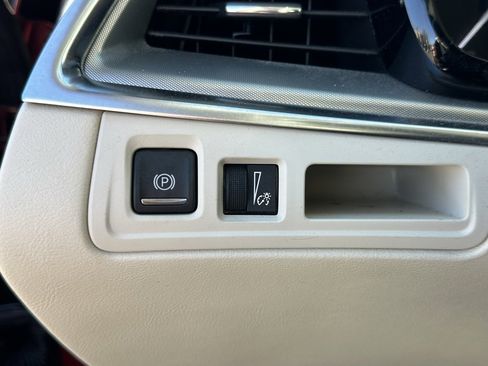 Used 2018 Cadillac XT5 Premium Luxury w/ LPO, Wheel Lock Package image 30