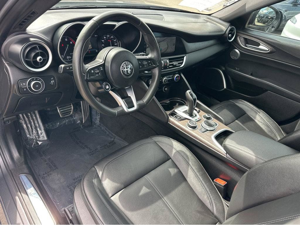 Used 2022 Alfa Romeo Giulia Ti AWD/4WD image 16