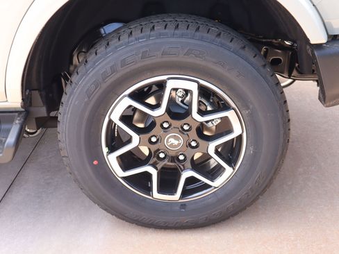 New 2026 Ford Bronco Outer Banks AWD/4WD image 17
