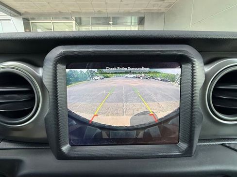 Used 2018 Jeep Wrangler Unlimited Sport AWD/4WD image 29