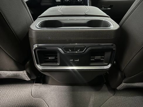 Used 2023 GMC Sierra 1500 Denali w/ Technology Package image 4