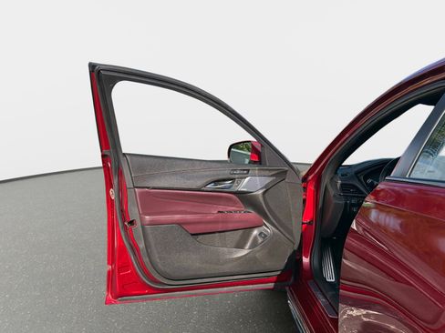 Used 2022 Cadillac CT4 V w/ Technology Package image 38