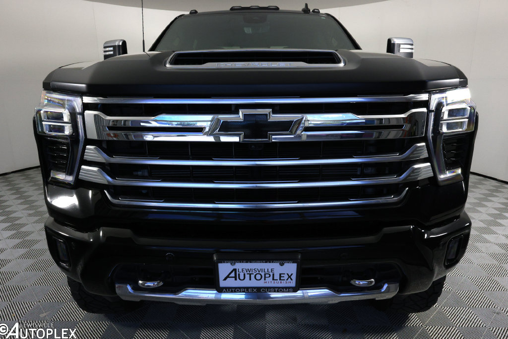 Used 2025 Chevrolet Silverado 2500 High Country w/ High Country Premium Package AWD/4WD image 2