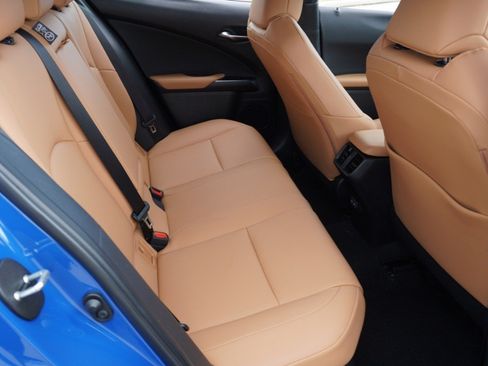Certified 2025 Lexus UX 300h FWD w/ Accessory Package (Z1) image 30
