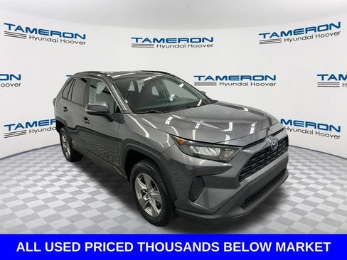 Used 2022 Toyota RAV4 LE AWD/4WD image 7