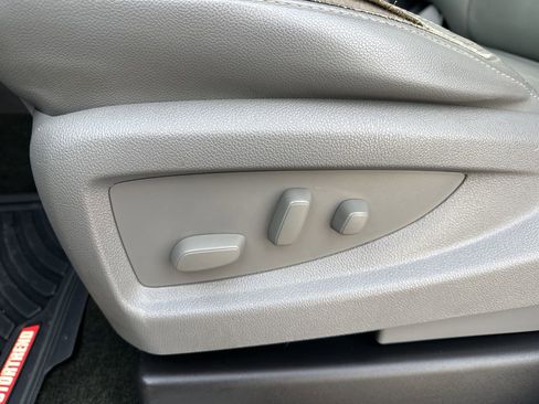 Used 2016 Chevrolet Suburban LT w/ Luxury Package image 11