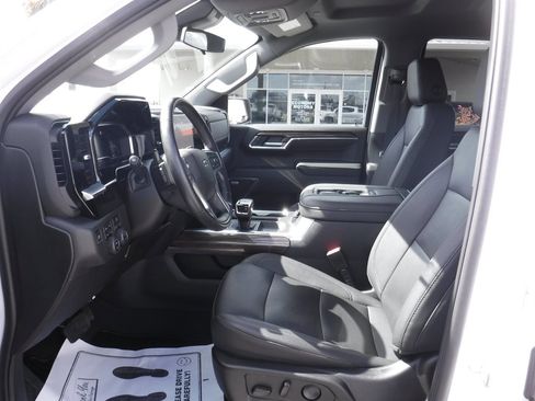 Used 2022 Chevrolet Silverado 1500 RST w/ Convenience Package II image 14