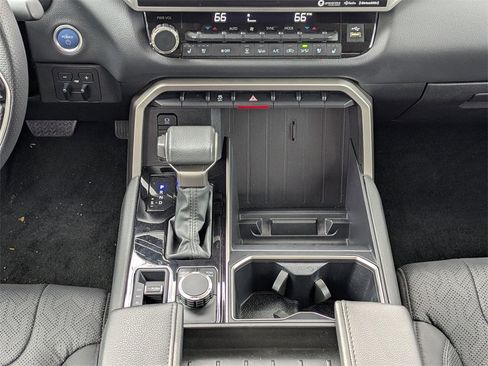 Used 2024 Toyota Tundra Limited image 18