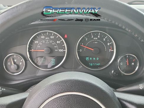 Used 2017 Jeep Wrangler Sahara w/ Connectivity Group image 28