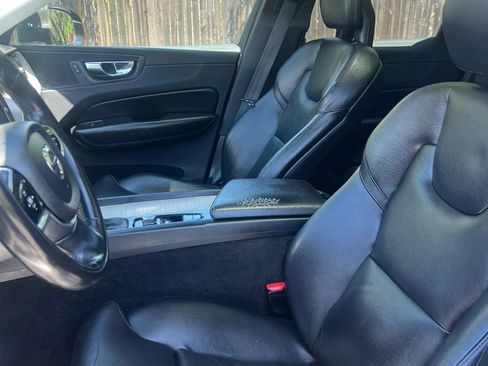 Used 2018 Volvo XC60 T5 Inscription w/ Convenience Package AWD/4WD image 10