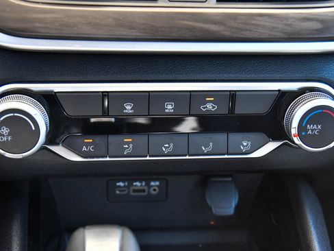 Used 2024 Nissan Altima 2.5 SV FWD image 22