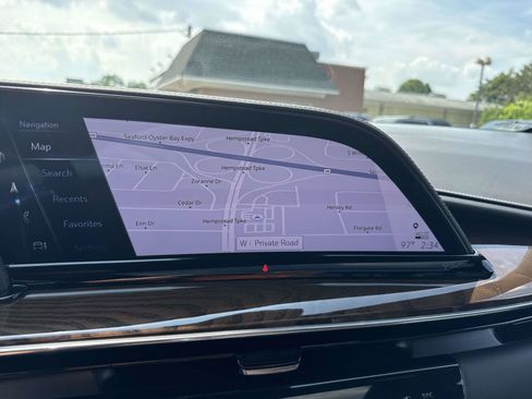 Used 2023 Cadillac Escalade ESV Sport Platinum w/ LPO, ONYX Package AWD/4WD image 18