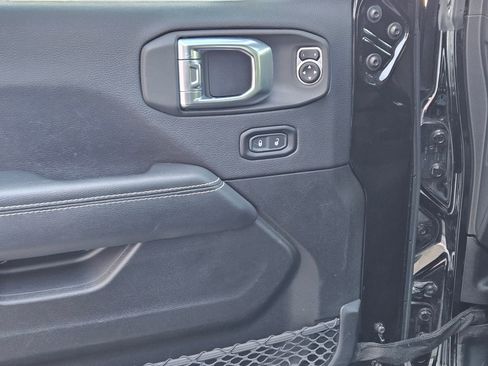 Used 2023 Jeep Gladiator Overland AWD/4WD image 19