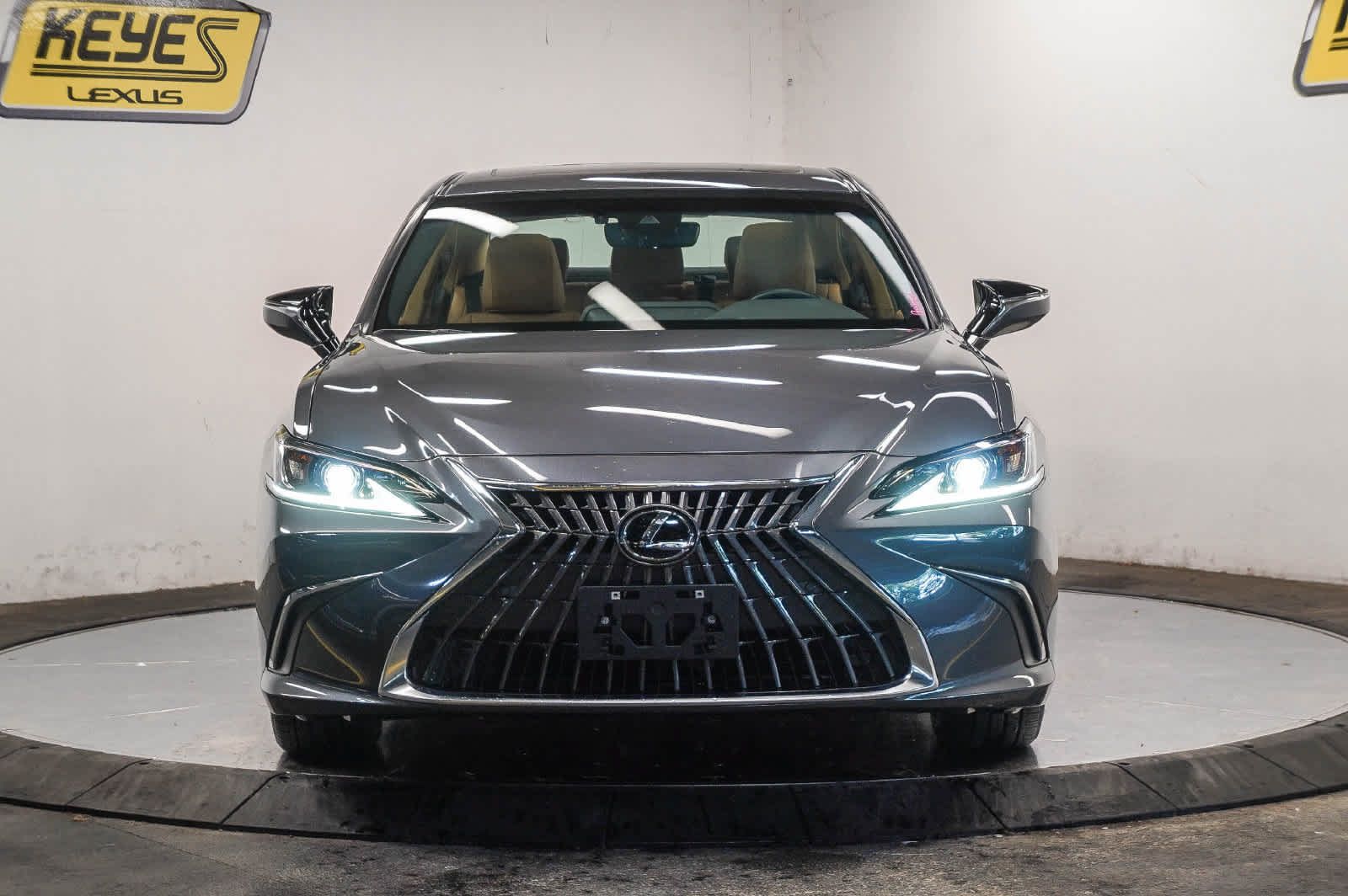 Used 2025 Lexus ES 300h w/ Premium Package FWD image 6