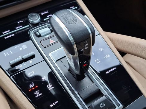 Certified 2022 Porsche Cayenne image 34