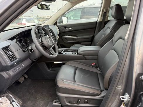 Certified 2025 Nissan Pathfinder SL AWD/4WD image 7