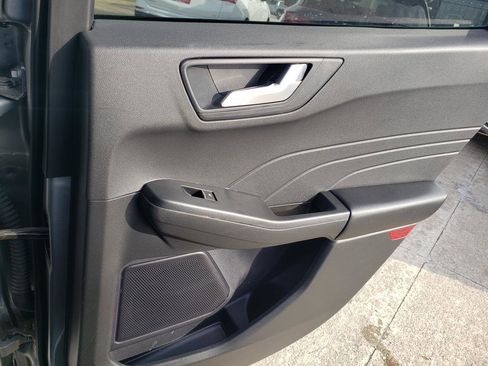 Used 2024 Ford Escape ST-Line image 25