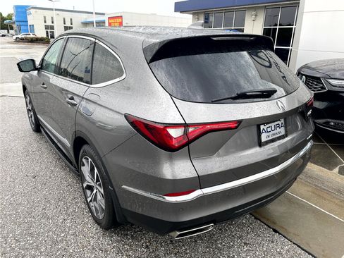 Used 2022 Acura MDX w/ Technology Package AWD/4WD image 2