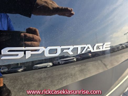 Used 2025 Kia Sportage EX w/ Premium Package FWD image 7