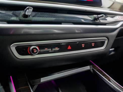 Used 2024 BMW X7 xDrive40i image 28