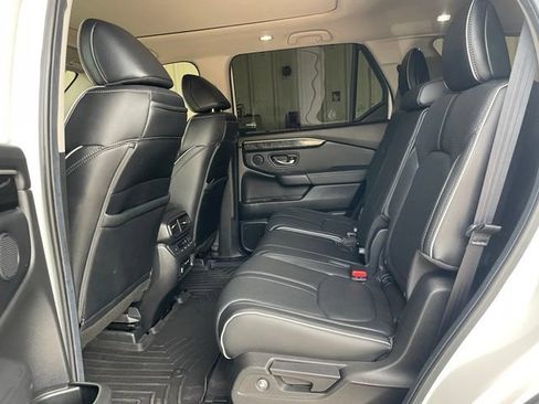 Used 2025 Honda Pilot Elite image 25
