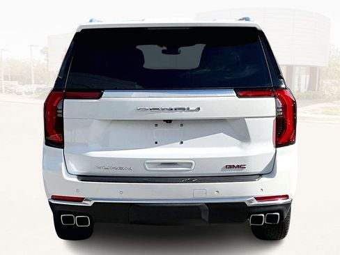 Used 2025 GMC Yukon XL Denali image 5