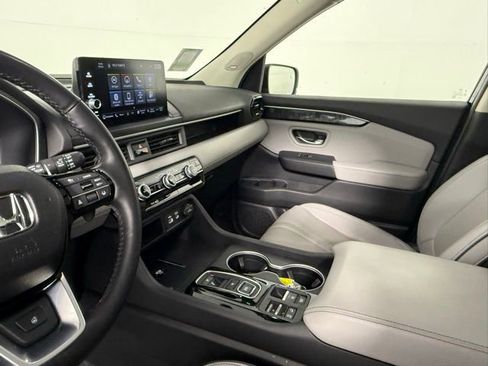 Used 2024 Honda Pilot Elite image 23