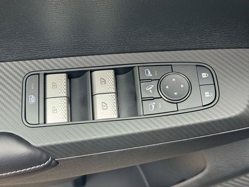 New 2025 Mitsubishi Outlander SE image 22