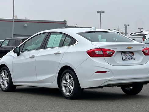 Used 2017 Chevrolet Cruze LT w/ Leather Package image 7