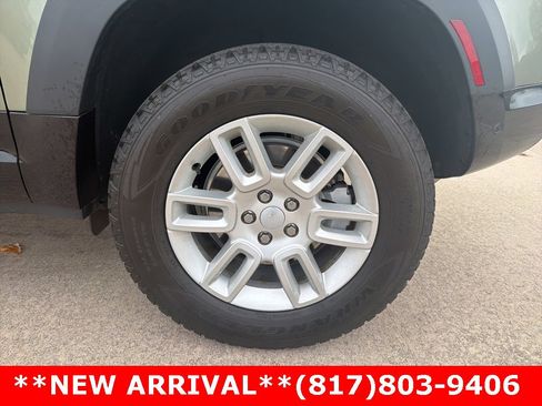 Used 2022 Land Rover Defender 90 X-Dynamic S image 8