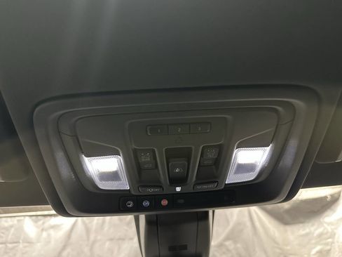 Used 2020 GMC Sierra 1500 AT4 w/ AT4 Premium Package image 22