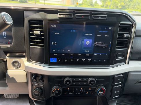 Used 2023 Ford F250 XLT w/ XLT Premium Package AWD/4WD image 24
