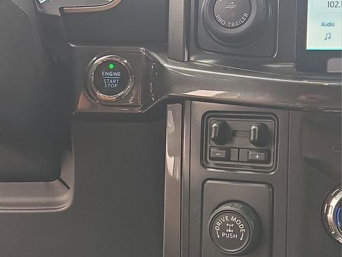 Used 2022 Ford F150 XLT w/ Equipment Group 302A High image 26