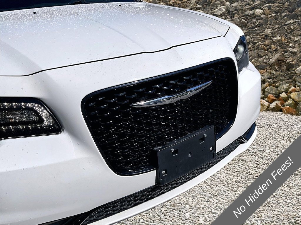 Used 2019 Chrysler 300 S RWD image 24
