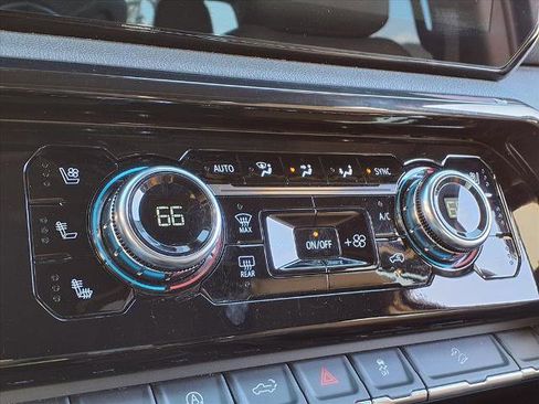 Certified 2024 GMC Sierra 1500 AT4 w/ Technology Package image 8