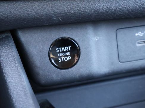 Used 2025 Nissan Rogue SV AWD/4WD image 23