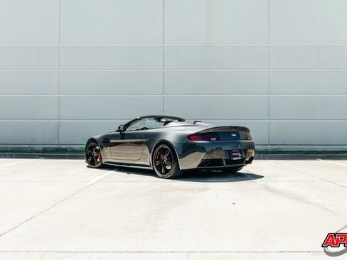 Used 2009 Aston Martin V8 Vantage Roadster RWD image 53