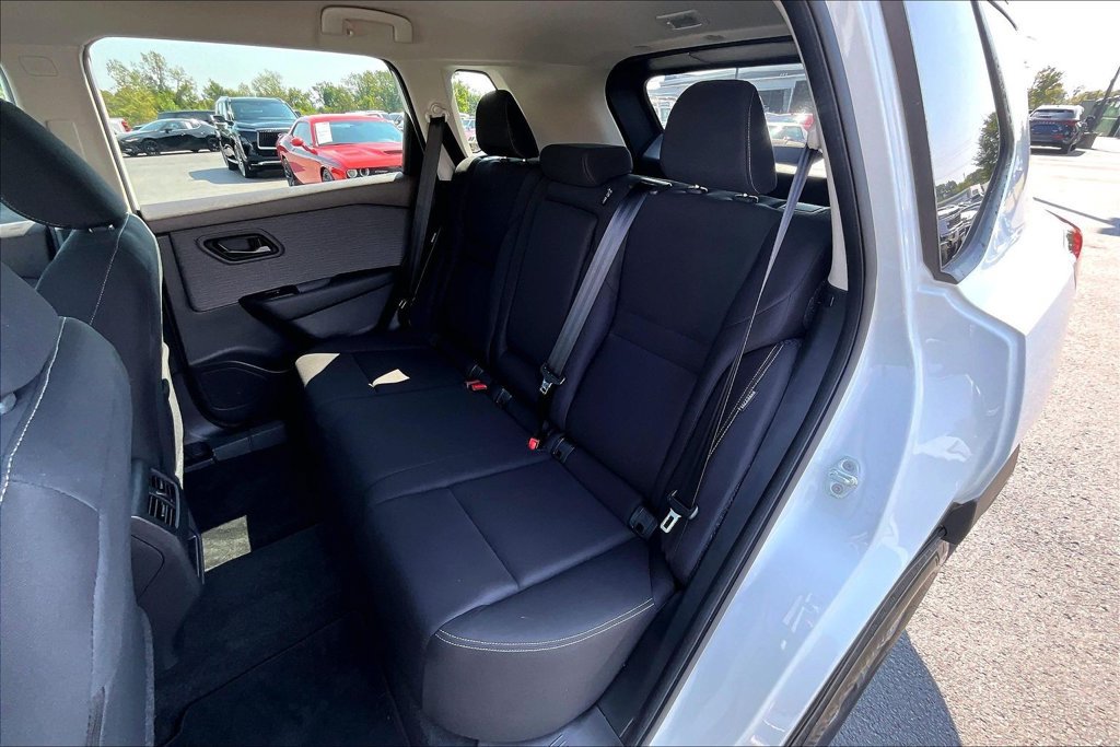 Used 2023 Nissan Rogue S FWD image 24