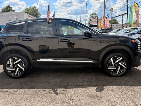 Used 2025 Nissan Kicks SV FWD image 11