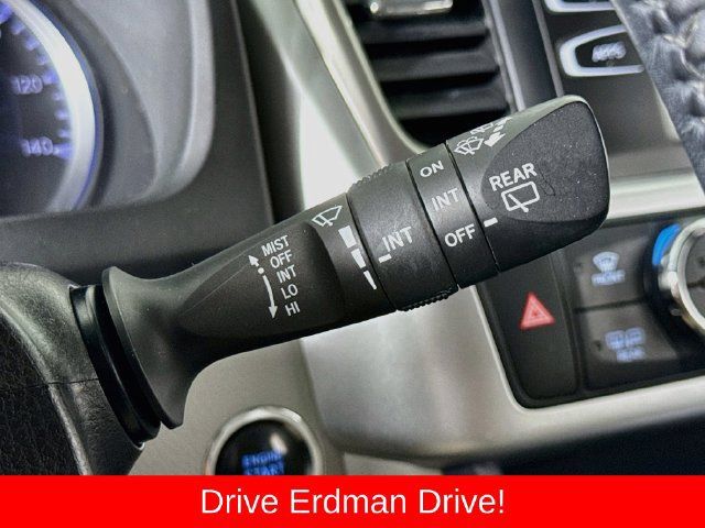Used 2018 Toyota Highlander XLE FWD image 16