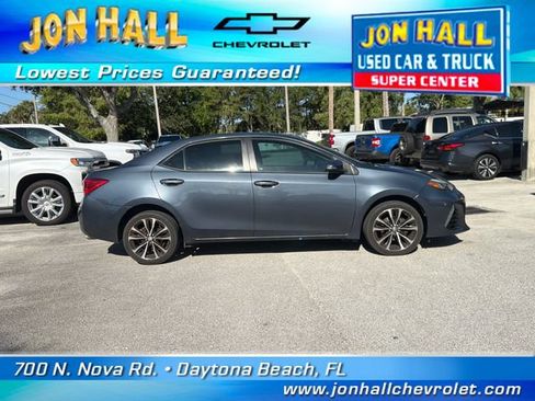 Used 2018 Toyota Corolla SE w/ SE Premium Package FWD image 12