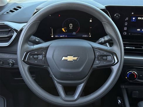 Used 2025 Chevrolet TrailBlazer LT image 12