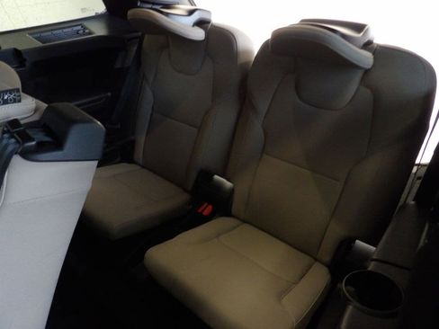 Certified 2025 Volvo XC90 T8 Plus image 27