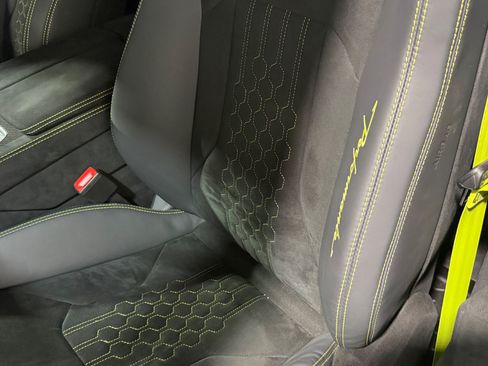 Used 2024 Lamborghini Urus Performante AWD/4WD image 39