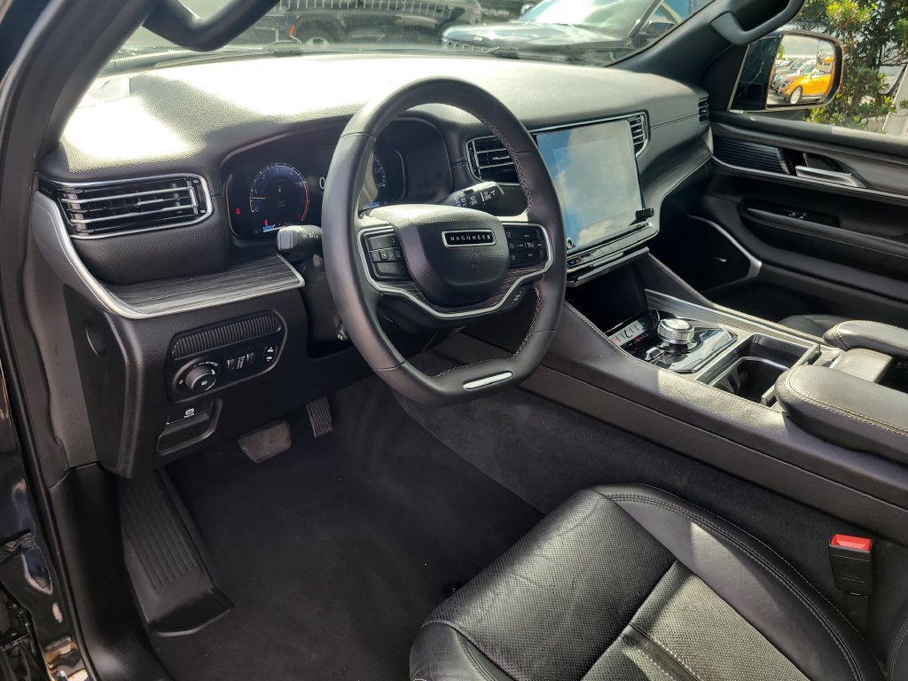 Certified 2024 Jeep Wagoneer Series II w/ Flexible Seating Group AWD/4WD image 21